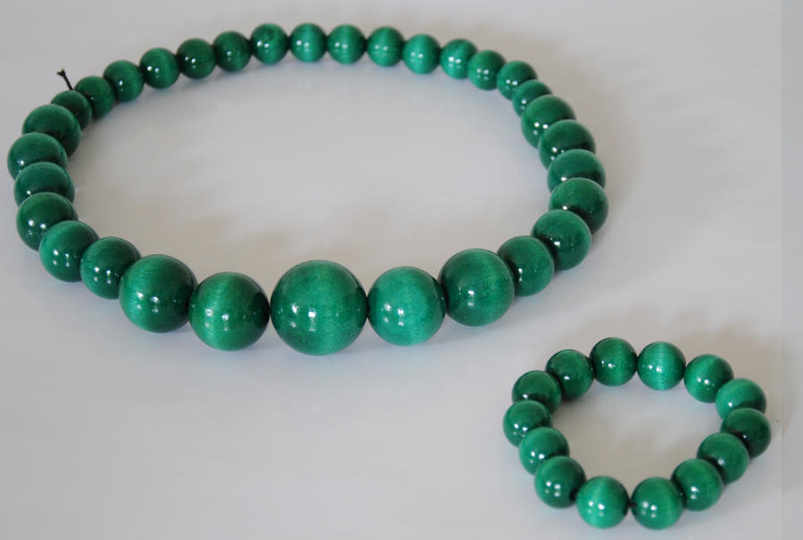 Wooden varnished beads K012